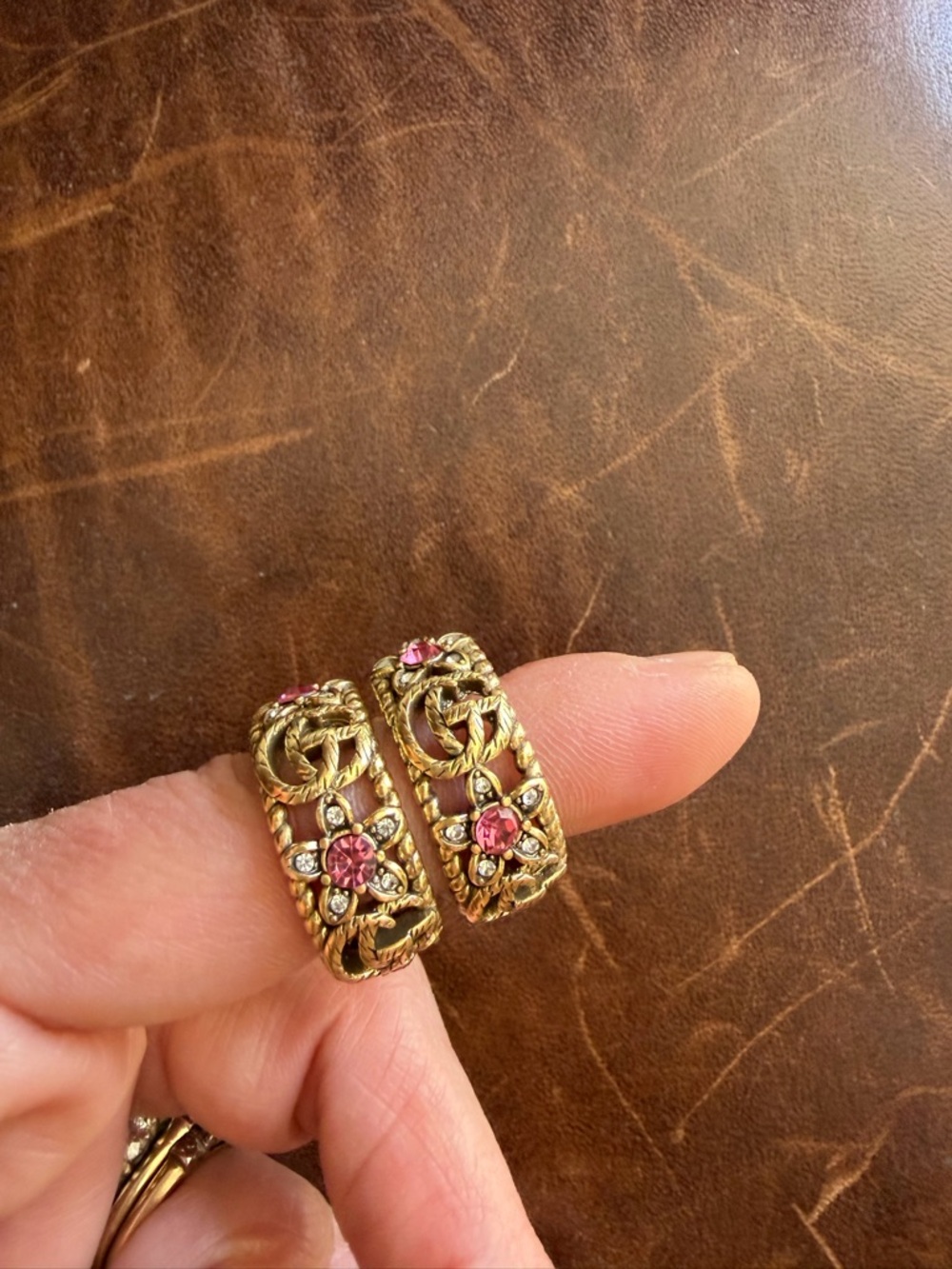 GUCCI HOOP EARRINGS - Picture 2 of 10